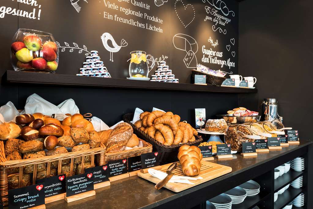 Motel One Luebeck Restaurant photo
