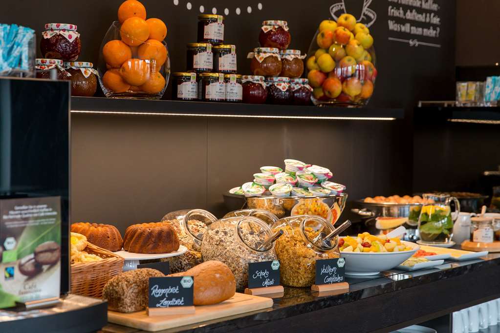 Motel One Luebeck Restaurant photo