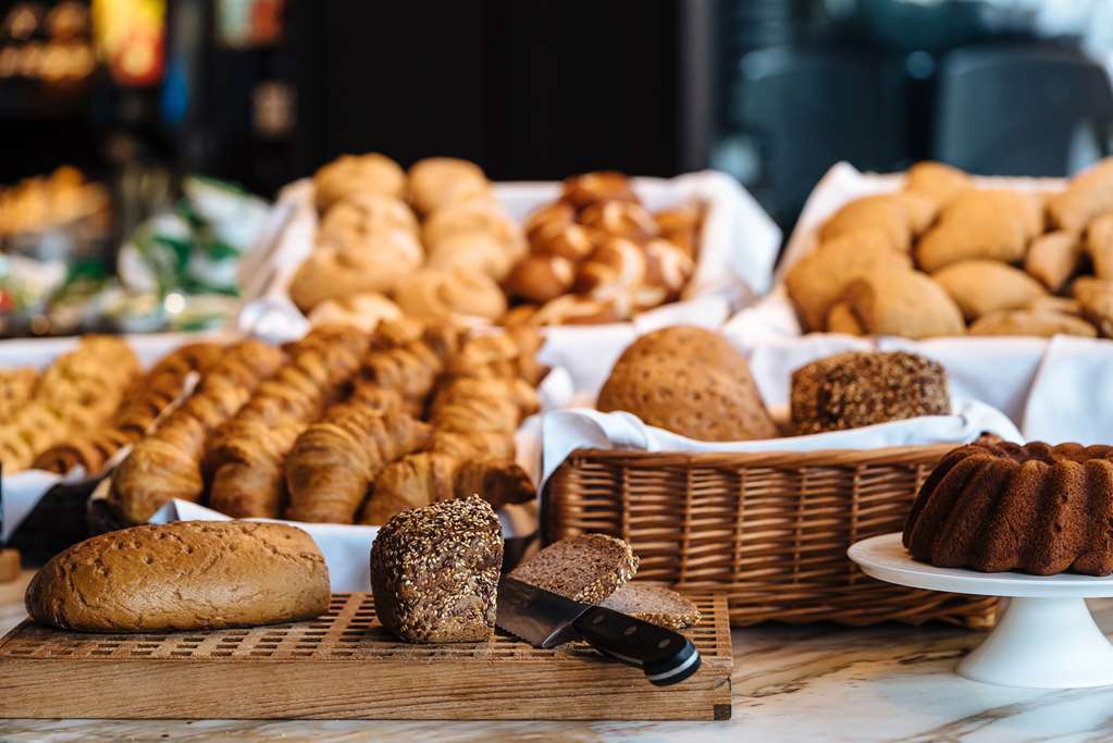 Motel One Luebeck Restaurant photo
